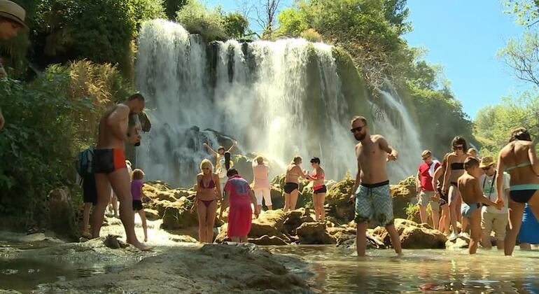 U Hrvatskoj preusmjere rijeku u polje pa Hercegovina ostane bez vode - Page 2 Kravice-waterfalls-herzegovina-tour-03