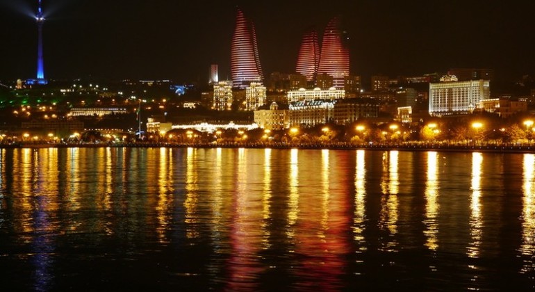 Baku Night Walking Tour - Baku | FREETOUR.com