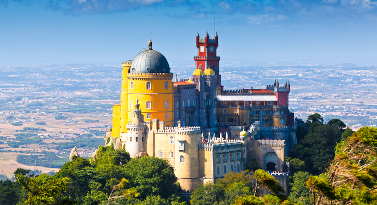 Tuk Tuk and Liqueur Tour in Sintra, Portugal
