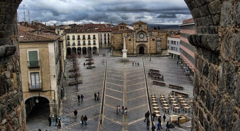 private-tour-of-vila-avila-freetour