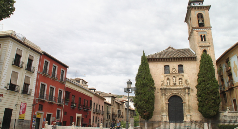Orígenes del Albaicín y el Sacromonte Gitano con Visita a Casa Cueva Operado por Al-Andalus Tours