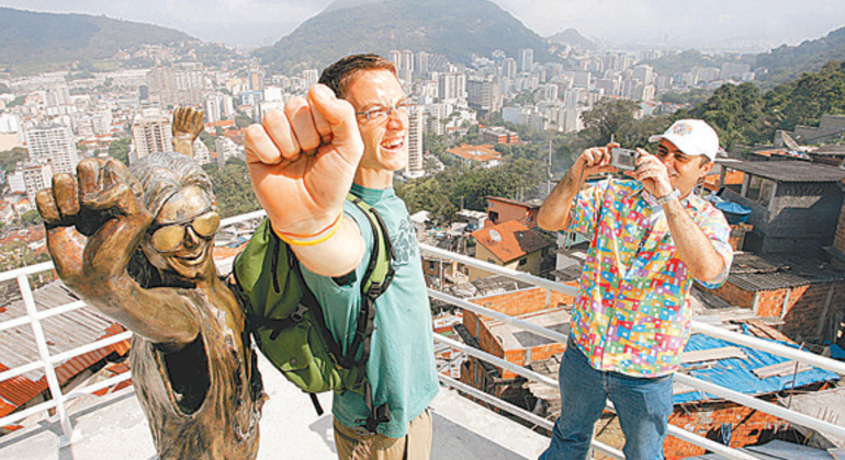 Favela Tour Michael Jackson On The Rio De Janeiro Rio De Janeiro Freetour Com