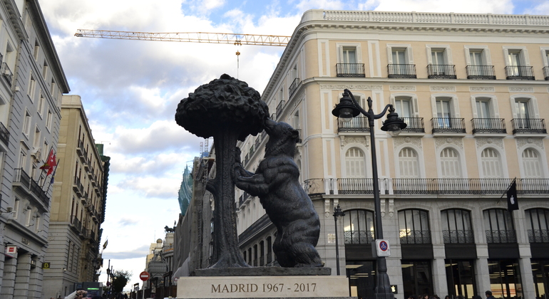 Free Tour Madrid of the Bourbons Provided by Cuéntame madrid
